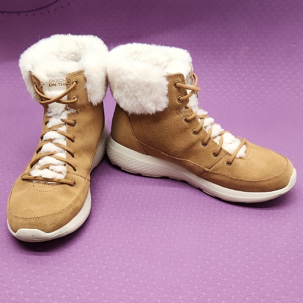 Skechers Tan and White Winter Rain Boots with Plush Trim